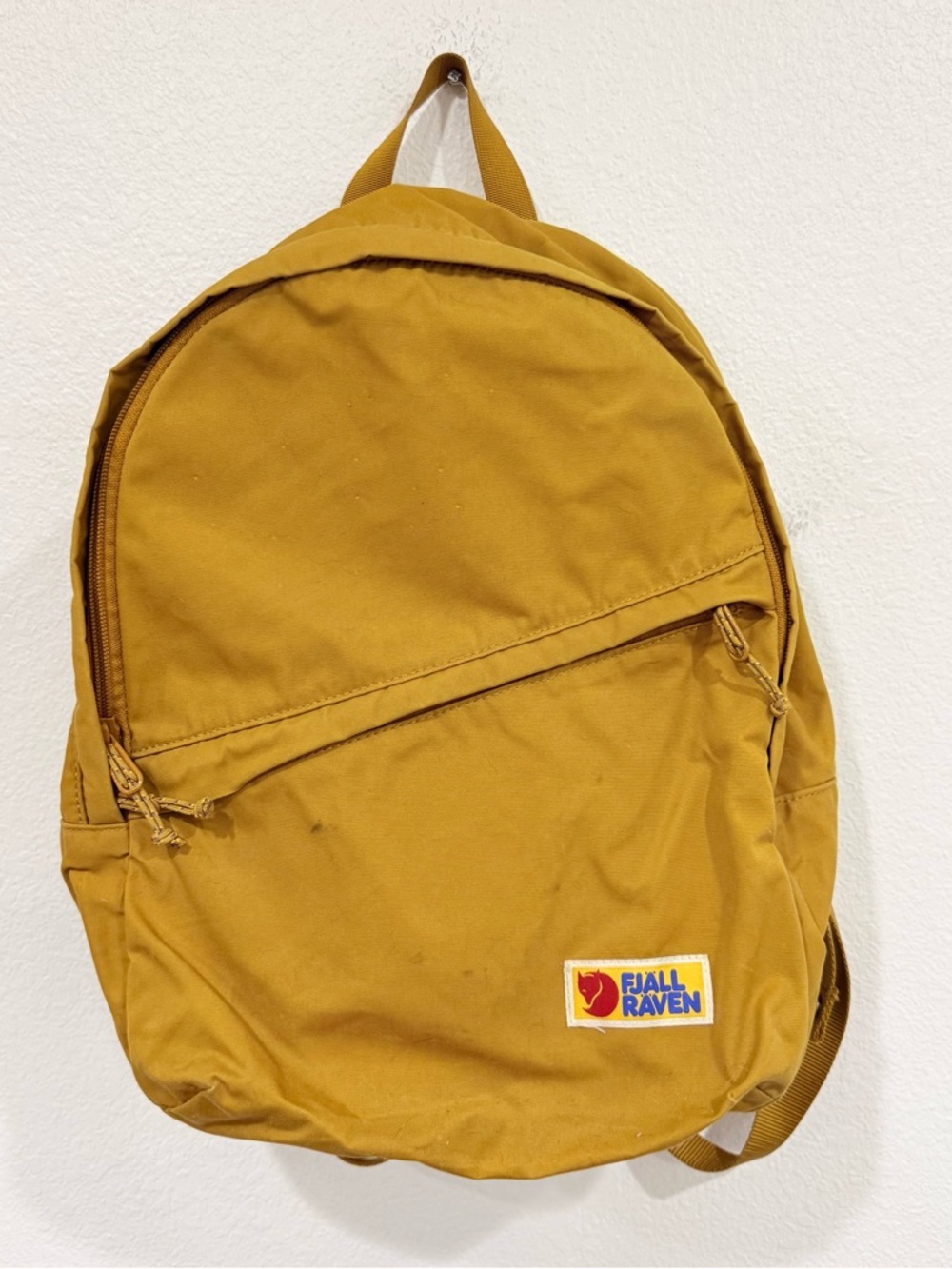 Fjallraven Kanken Vardag Acorn 16L Backpack - Picture 2 of 10